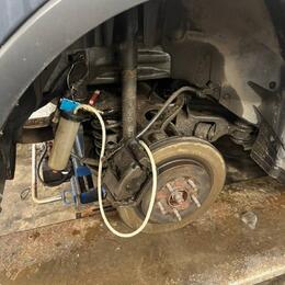 Ford Explorer — замена тормозной жидкости Химки Сходня