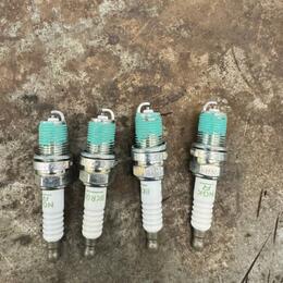 Renault Sandero — замена масла, фильтров и свечей Renault Sandero