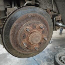 Сегодня в автосервисе меняли сайлентблоки заднего редуктора на Hyundai Creta ( Хендай Крета)