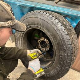 Tank 300 — замена тормозных колодок и дисков