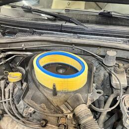 Renault Sandero — замена масла, фильтров и свечей Renault Sandero