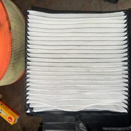 Renault Sandero — замена масла, фильтров и свечей Renault Sandero