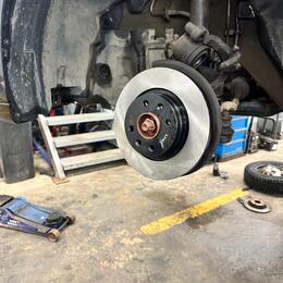 Renault Logan — замена ГРМ, тормозных дисков и приводного ремня в автосервисе Химки Сходня