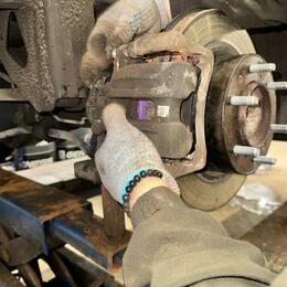 Tank 300 — замена тормозных колодок и дисков